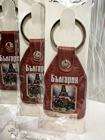 Сувенирен ключодържател България от еко кожа – детайлен изглед